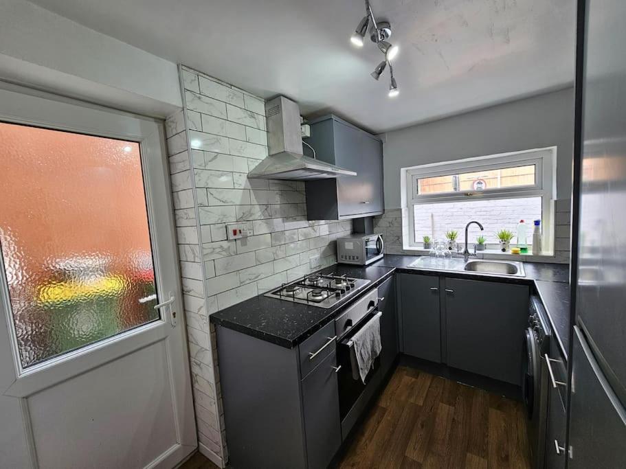 Convenient 3 Bed, Pr1 Near Uclan N Train Station Villa Preston  Buitenkant foto